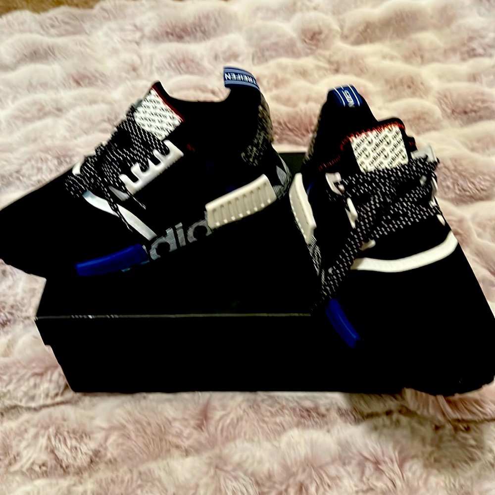 Adidas NMD R1 sneakers